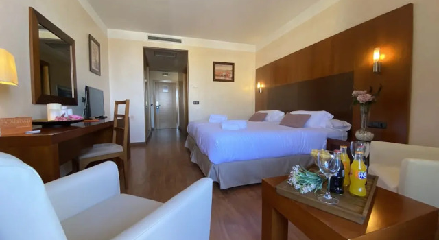 Одноместный номер Standard с балконом Hotel Montera Plaza