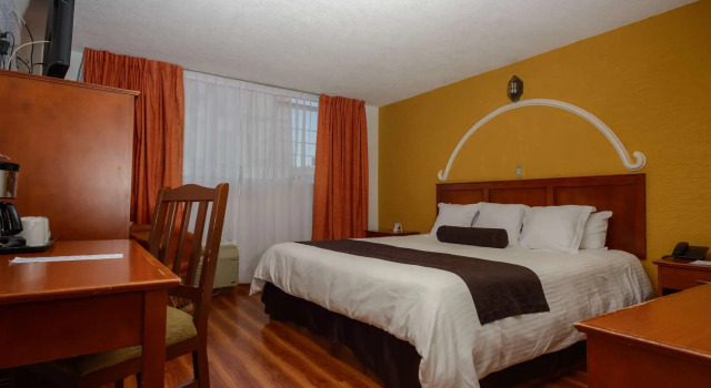 Howard Johnson Calle Real Morelia, Rezerwuj Hotel Morelia Michoacan