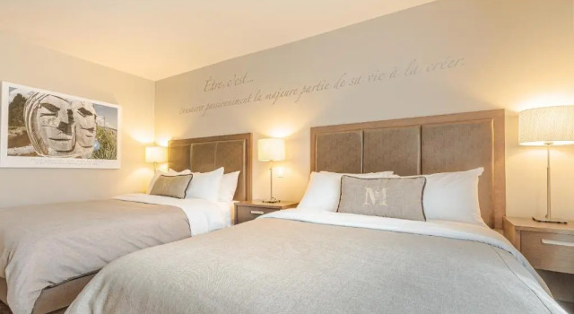 Четырёхместный номер Standard с балконом Hotel Montfort