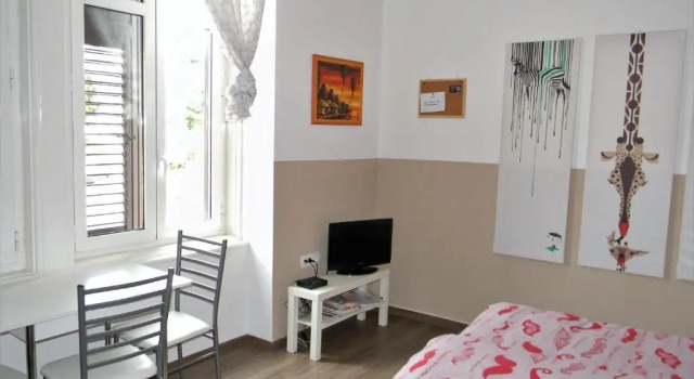 Feel at home studio apartment, Забронировать Апартаменты/квартира Отели Матулей с парковкой, Парковка