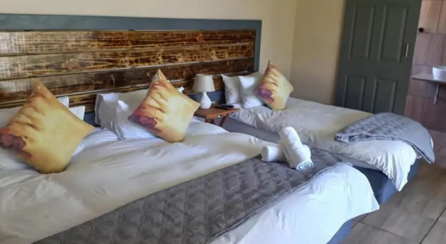 Трёхместный номер Economy с красивым видом из окна Potties Guesthouse