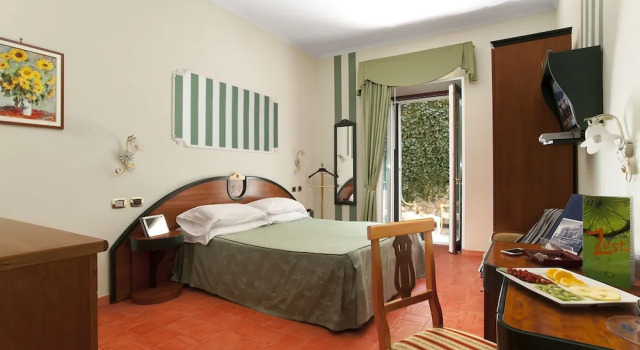 Номер Classic с террасой Hotel Prestige