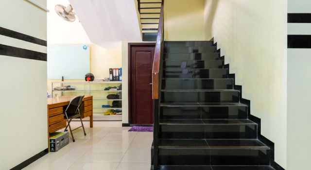 RedDoorz Syariah @ Ketintang Surabaya