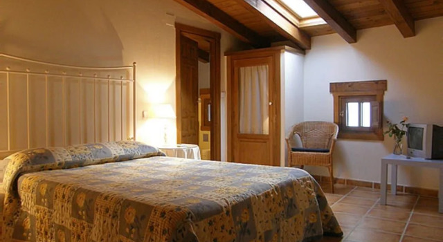 Hostal Rural Luna y Lunaposada, Забронировать Отель Канделеда 