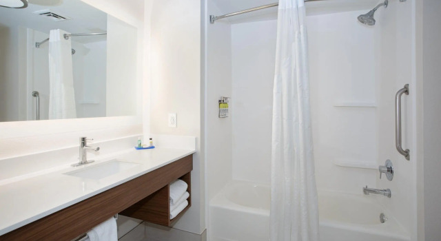 Четырёхместный номер Standard Holiday Inn Express Yreka-Shasta Area by IHG
