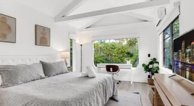 1720 Wa Kee 2A Luxurious 4BR 3BA Retreat in Coconut Grove w Pool, Varaa Lomakoti Coconut Grove Miami Beach