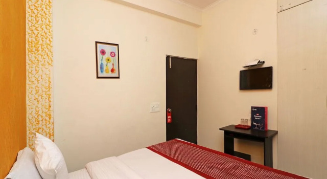 The City Hospitality By OYO Rooms, Забронировать Отель Нойда штат Уттар-Прадеш