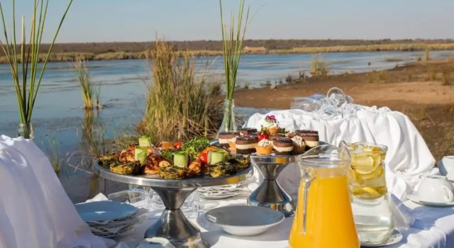 Little Mongena Tented Camp, Prenota Hotel Mongena Gauteng