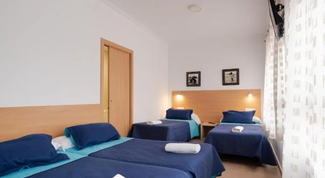 Четырёхместный номер Standard Hostal Mitre Paterna