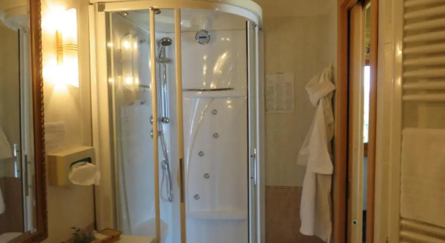 Полулюкс с балконом и с видом на озеро Villa Selene