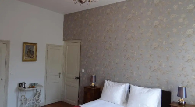 Номер Deluxe Bed & Breakfast LOrangerie