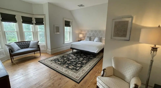 Manoir Sweetsburg, Rezervovat Hotel Hotely v Cowansville s parkováním, Parkování