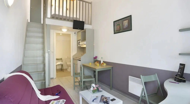 Large Mezzanine Stay for 6 in Merville, Book Lejlighed Merville 