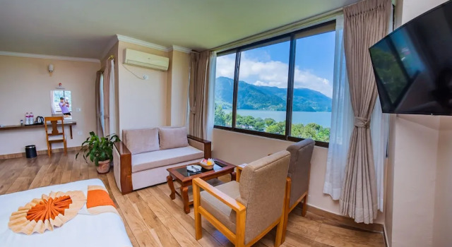 Люкс Standard OYO 225 Hotel Fewa Corner