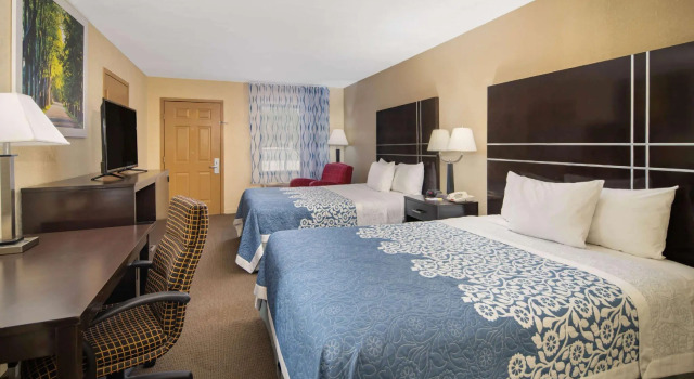 Четырёхместный номер Standard Days Inn by Wyndham Thomaston