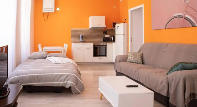 LA FONTAINE NEUVE-AVALLON-5 PERSONNES-1 CHAMBRE-3 LITS-parking-wifi, Book Hotel Hotels in Avallon with Parking, Parking