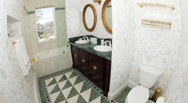 Четырёхместный люкс Standard The Guest House at Keyah Grande