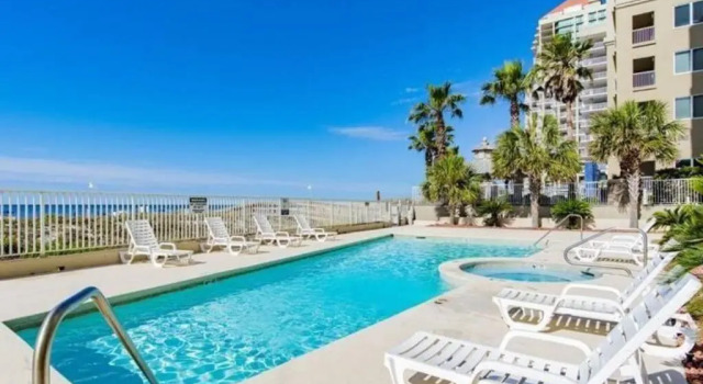 Апартаменты Fourwinds 502 -Stylish Beachfront Condo w/Hall Bunks No Elevator from 4/4-5/24