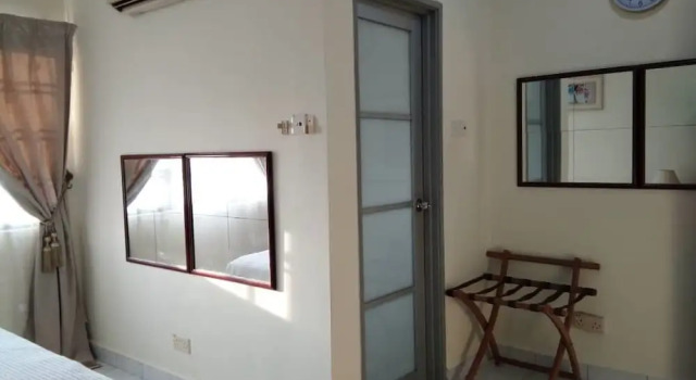 Номер Comfort с 4 комнатами с балконом и с красивым видом из окна Aini's Guest House In Vista Amani Condo
