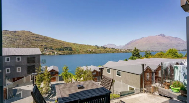 Lakefront Getaway, Забронировать Отель Kelvin Heights 