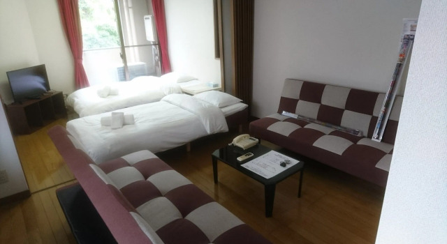 PINE TREE HOTEL, Забронировать Отель Отели Хиросимы 3 звезды, рядом с Мемориал мира в Хиросиме, 3*