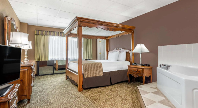 Двухместный Studio Suite Ramada by Wyndham Paintsville Hotel & Conference Center