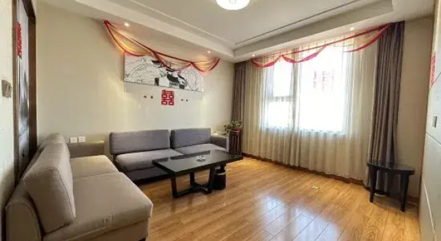 Tredobbelt familie suite Rezen Select (Xinyang East high speed railway station store)