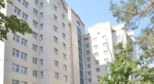 Campus of University of Irpin, Block A, Book Hotel Hoteller i Irpin med parkering, Parkering