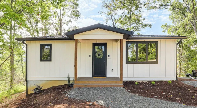 12 Mi to Asheville: Mtn-view Gem in Weaverville, 予約 バケーションホーム Weaverville Appalachian Mountains