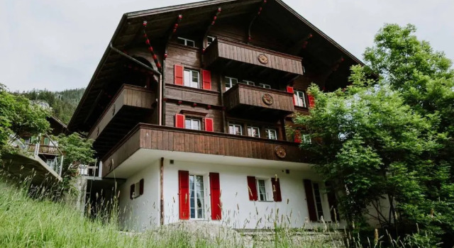 Ferienwohnung im Chalet Alpenrose, Varaa Mökki Huvilat kohteessa Bern, Villa