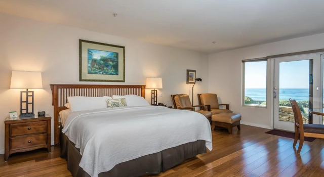 Little Sur Inn, Забронировать Отель Отели Камбрия с парковкой, рядом с Заповедник Fiscalini Ranch, Парковка