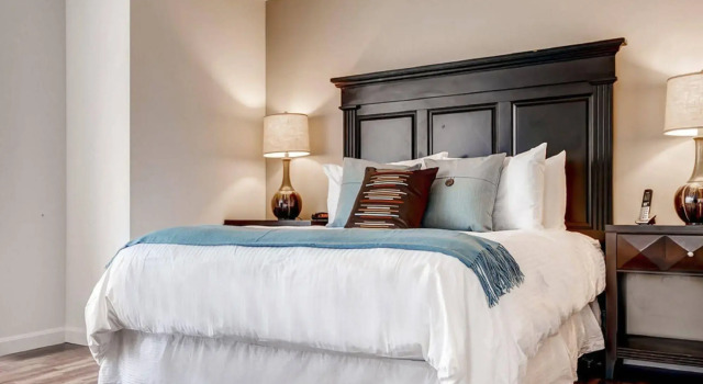 Global Luxury Suites at the Commonwealth