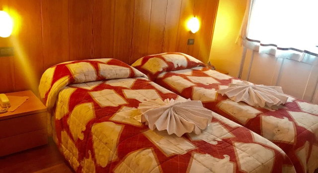 Hotel Monti Pallidi, Забронировать Отель Отели в центре Моэна, в центре
