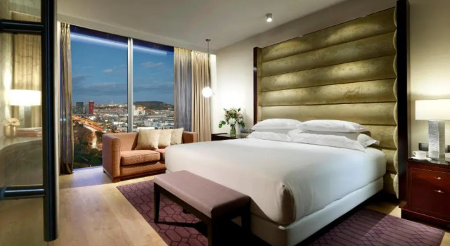 Двухместный номер с видом на город Hyatt Regency Barcelona Tower