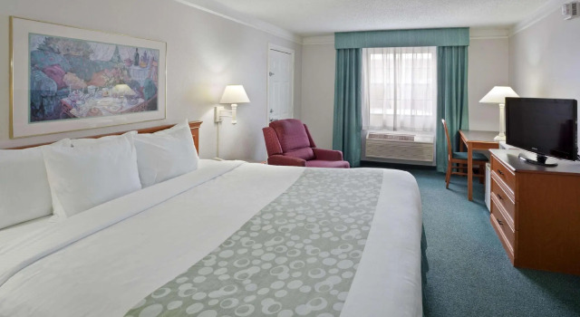 Двухместный номер Standard с красивым видом из окна La Quinta Inn by Wyndham Omaha West