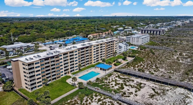 Номер Standard Spotted Sandpiper Condo Easy access to Pier, Pool and Beach Access are Steps Away by RedAwning