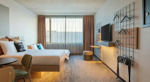 Двухместный семейный номер Standard Moxy Antwerp