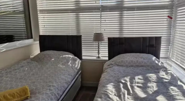 3 Bedroom House Ideal for Contractors Sleeps 6, Забронировать Дом для отпуска Виллы Стратклайда, Вилла
