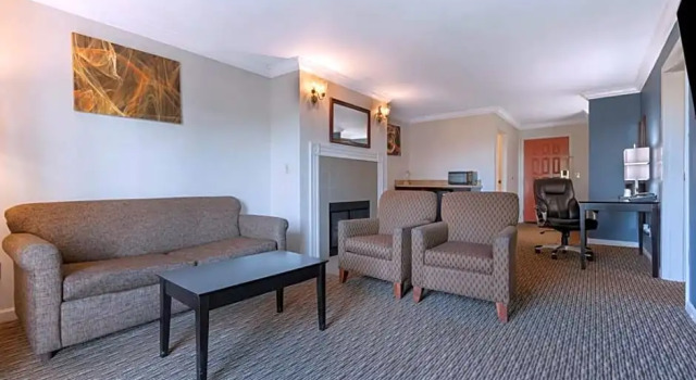 Двухместный люкс Best Western Colonial Inn