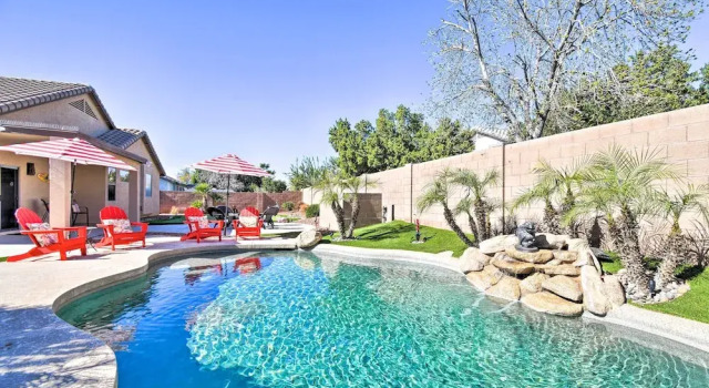 Коттедж 15 Mi to Dtwn: Avondale Home w/ Pool & Yard