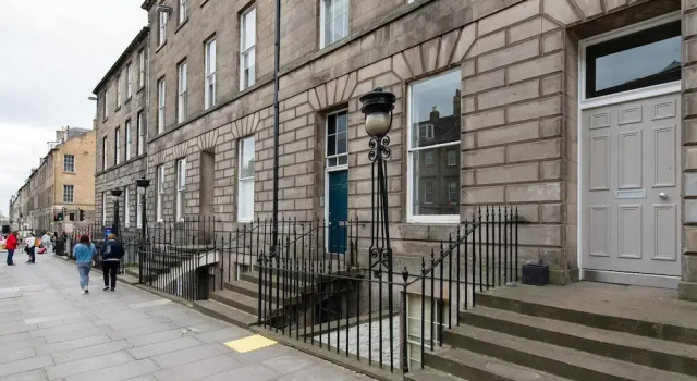 York Place Apartments by Destination Edinburgh, Забронировать Апартаменты/квартира Бротон Эдинбург, рядом с Национальный музей Шотландии