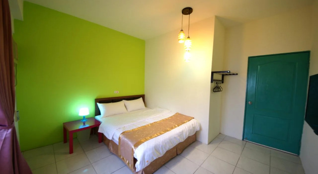Sunny House, Забронировать Отель Отели в центре Хенгчун, в центре, Завтраки