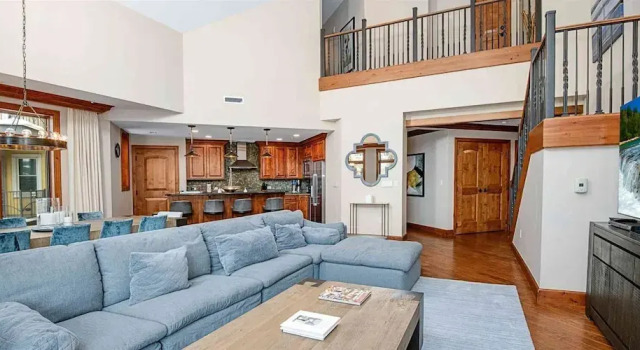 Spectacular 4 Bedroom Ritz-carlton Penthouse Residence in Vail, Colorado, Забронировать Апартаменты/квартира Отели Вейл с парковкой, Парковка