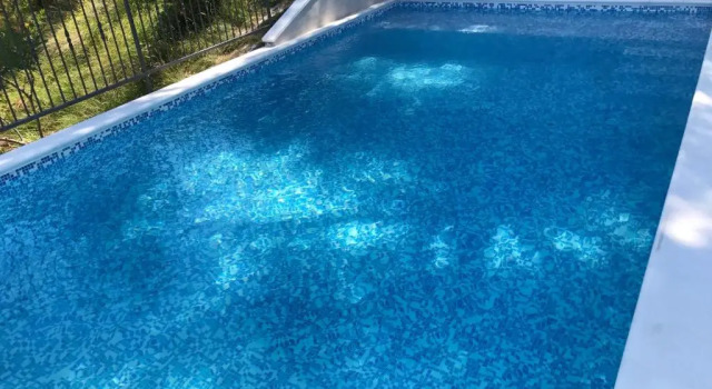 Apartment Doris, Varaa Huoneisto Hotellit Kvarner Islands uima-altaalla, Uima-allas