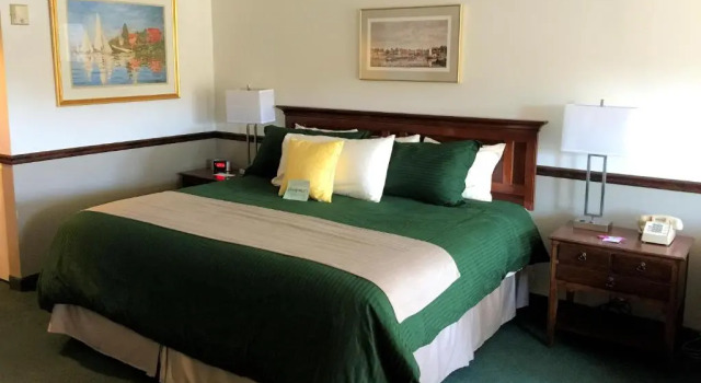 Номер Standard с балконом Camden Riverhouse Hotel and Inn