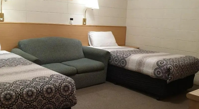 Cootamundra Gardens Motel, Забронировать Мотель Отели Кутамундра 3 звезды, рядом с Центр искусств Кутамундры, 3*