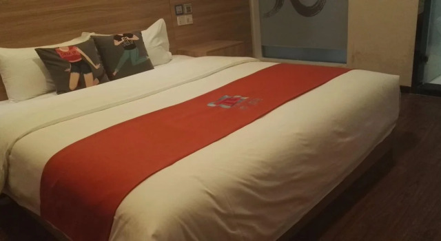 Pai Hotel Xian Ming City Wall Railway Station, Prenota Hotel Xincheng 