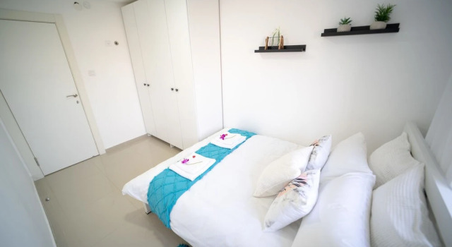 YalaRent SeaView 3BR APT - Families only