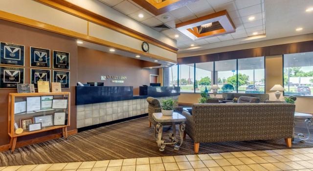 Quality Inn Exit 4, Забронировать Отель Кларксвилл Теннесси