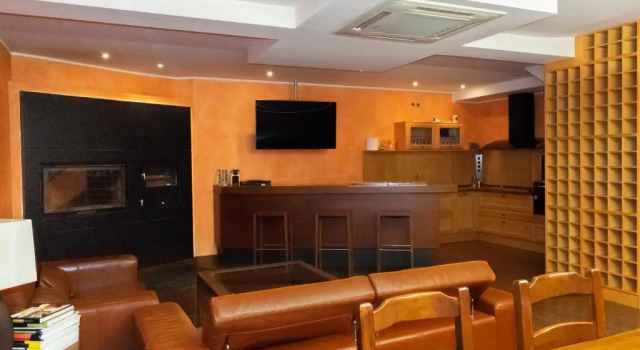 Casa rural Legus Belikiom, Book Hotel Hotels in Aragon with Parking, Parking